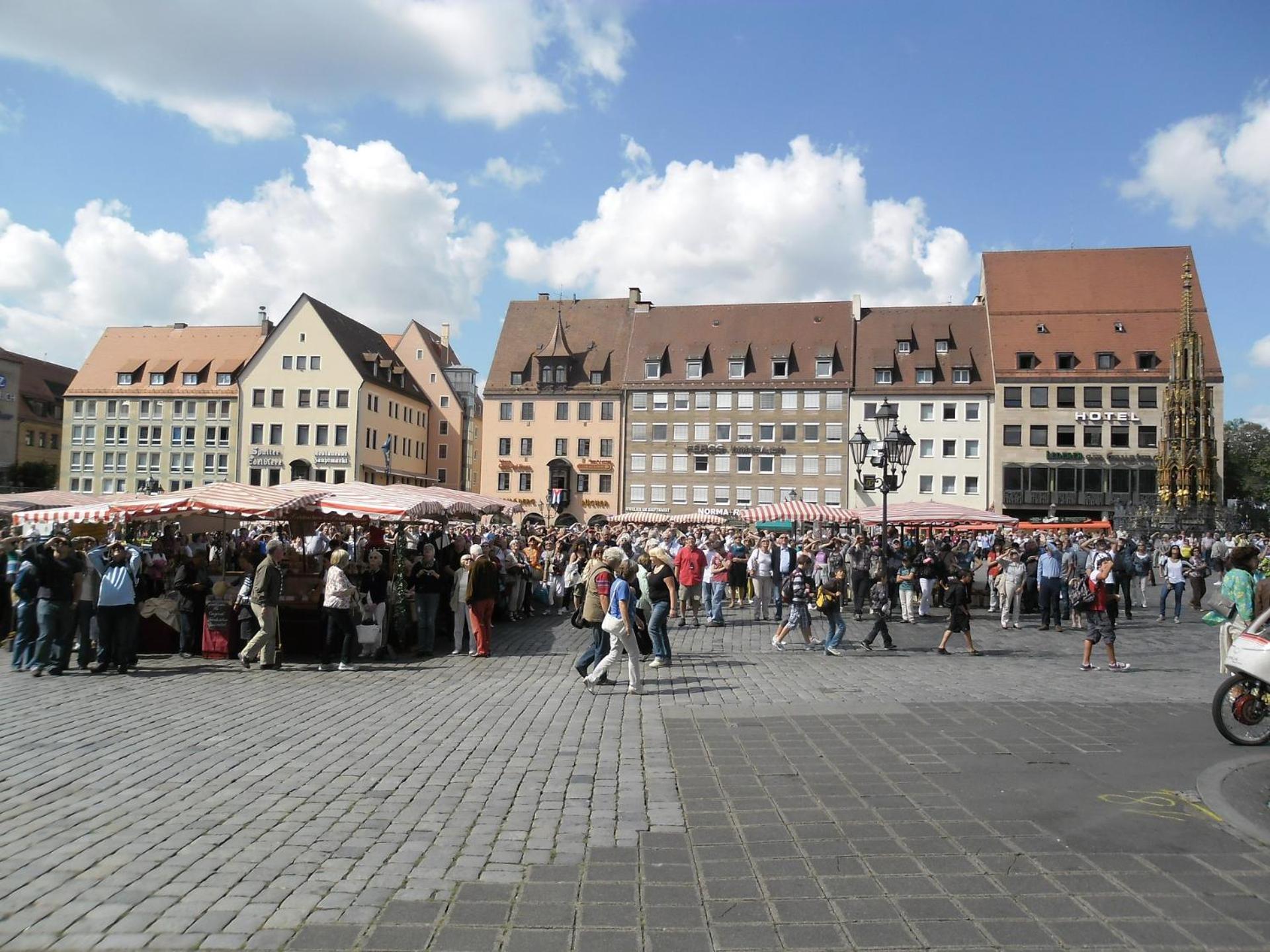 Altstadt - Exklusive 3-zi-wohnung Mit 90 Qm Und Grossem Balkon Nuremberg
