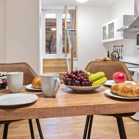Altstadt - Exklusive 3-Zi-Wohnung Mit 90 Qm Und Grossem Balkon Neurenberg Buitenkant foto