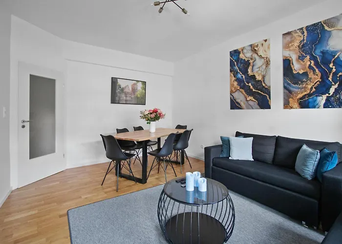 Altstadt - Exklusive 3-Zi-Wohnung Mit 90 Qm Und Grossem Balkon